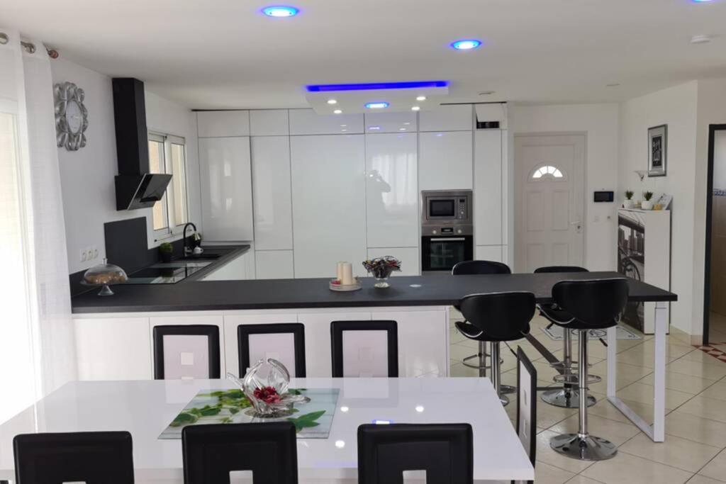 Villa Piscine De La Garrigue Florensac Екстер'єр фото
